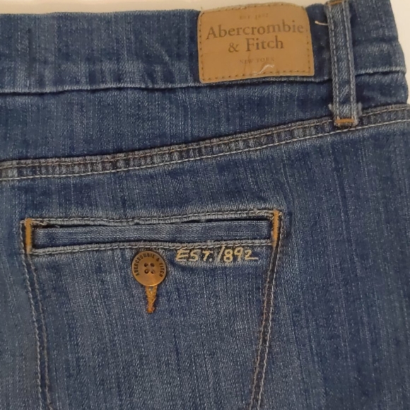 Abercrombie and Fitch jeans shorts size 4 - Picture 3 of 7